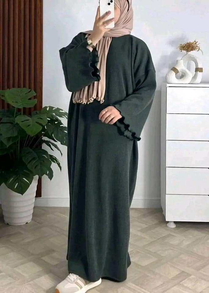 Abaya hivernale élégante - Design confortable et moderne